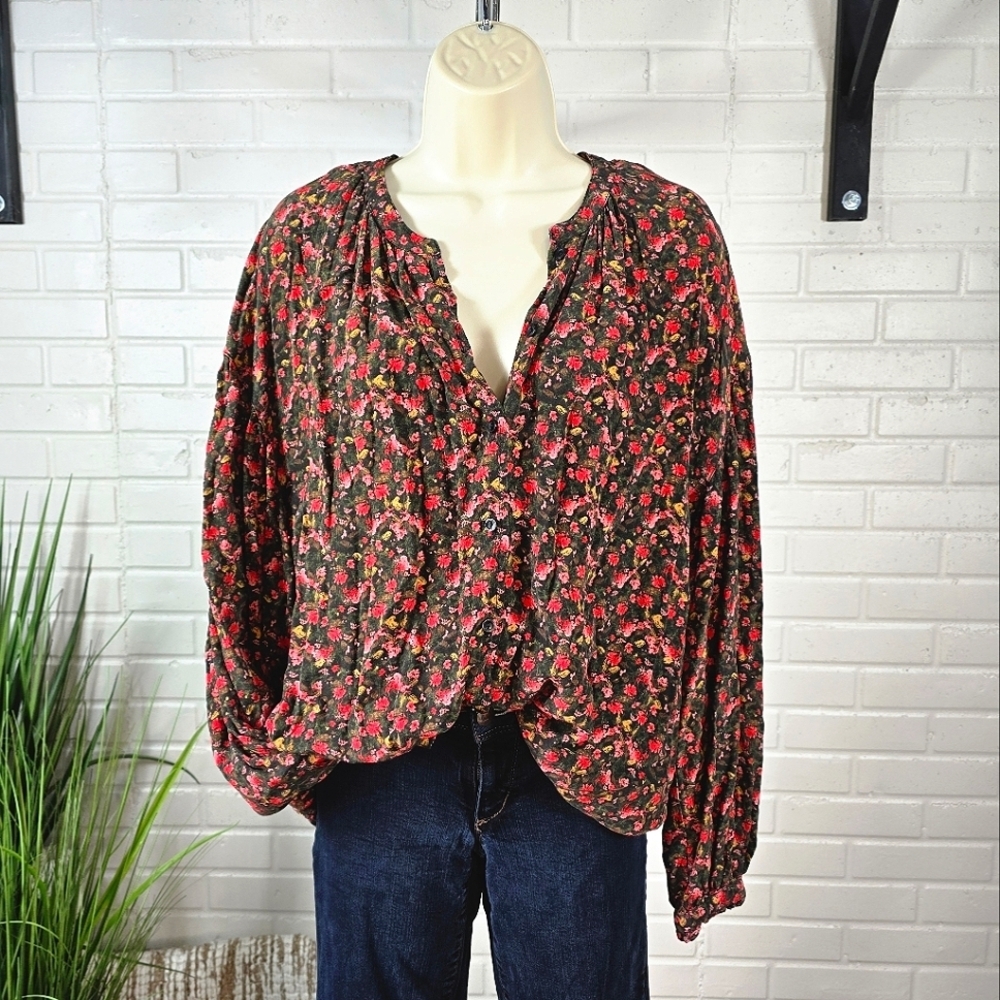 Something Navy Red and Black Floral Long Sleeve Button Up Blouse Large